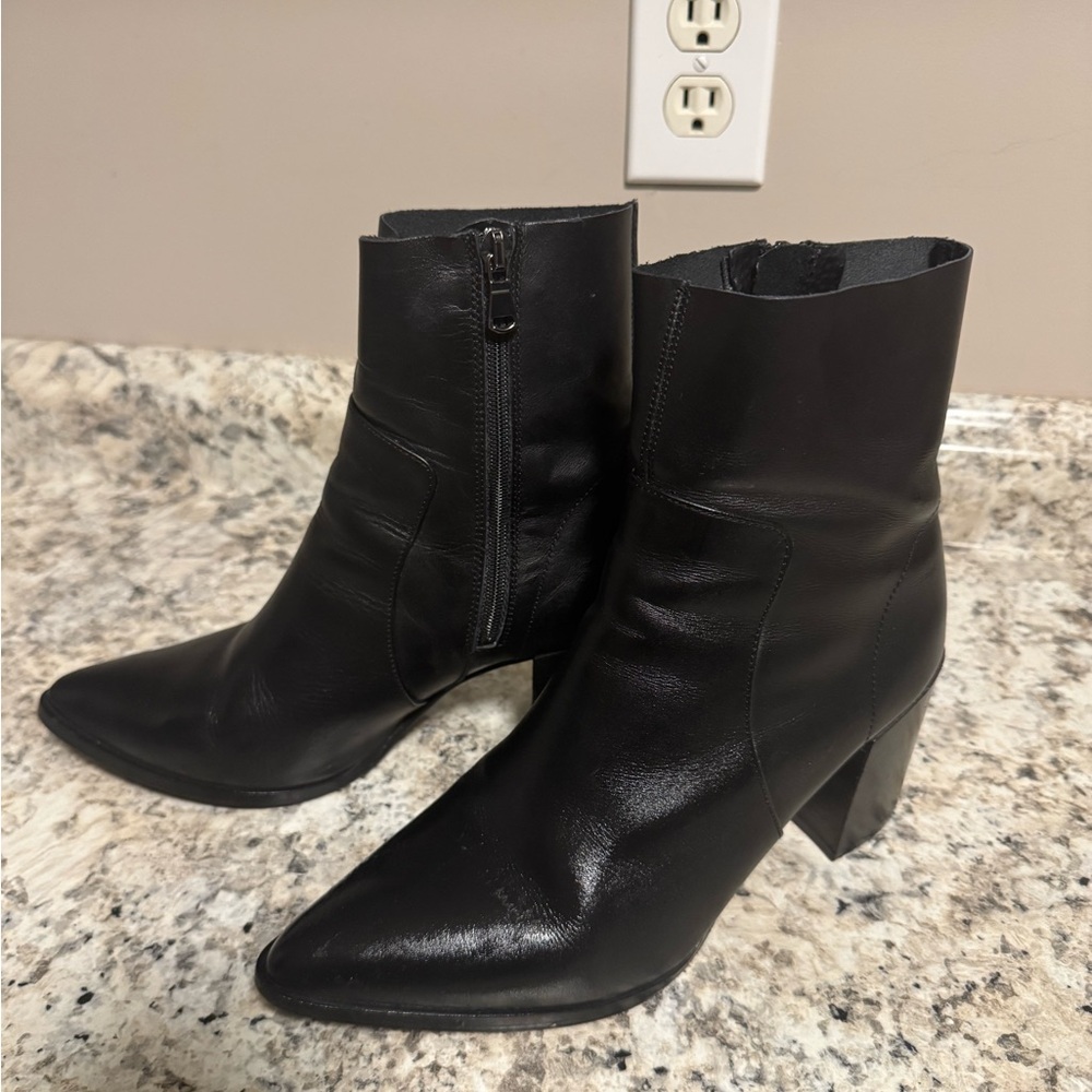 Vero Cuoio Black Heeled Boots